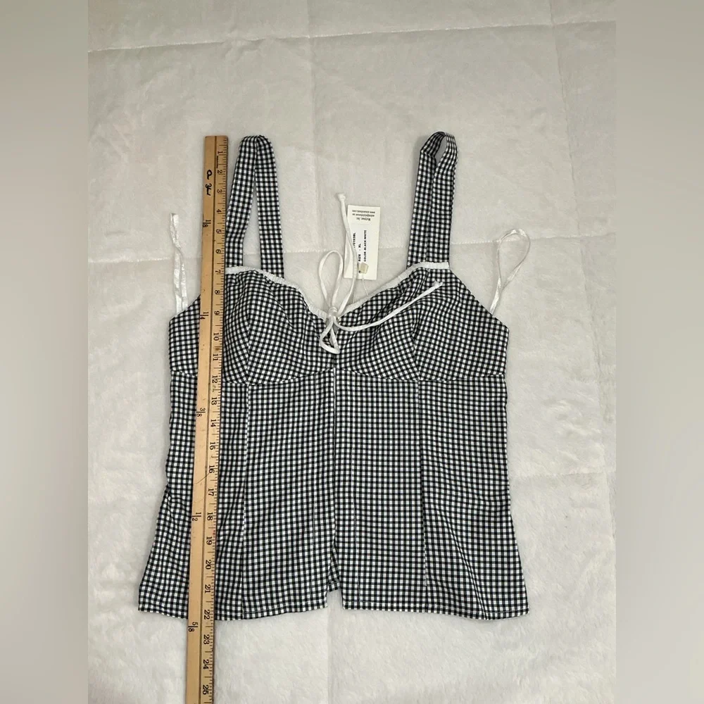 Black and White Checkered Sleeveless Top - Picture 4 of 7